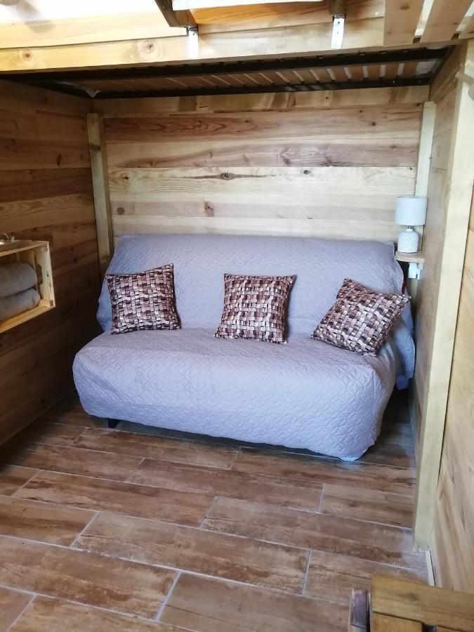 Patrice Et Chrstel Cabane En Bois Chatuzange-le-Goubet Exteriör bild