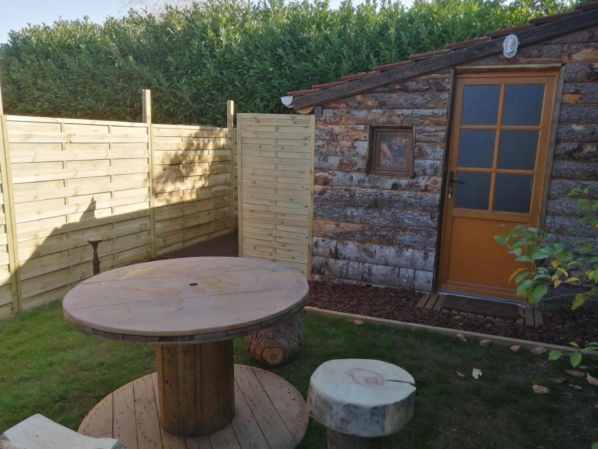 Patrice Et Chrstel Cabane En Bois Chatuzange-le-Goubet Exteriör bild